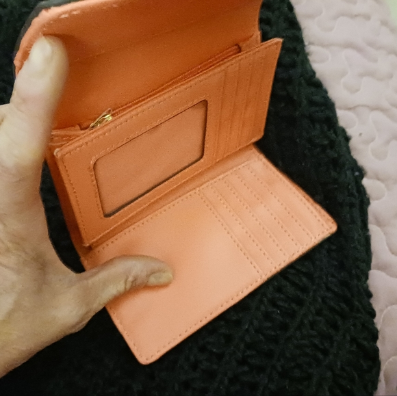 NWOT WALLET in coral multi-compartment - Picture 4 of 4